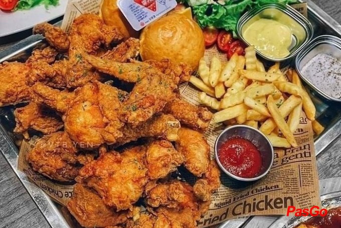 Hoolala Chicken - Ngoại Giao Đoàn